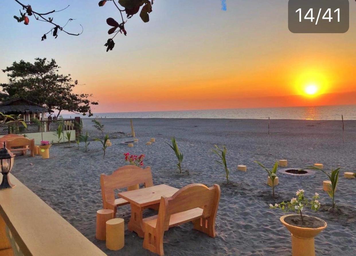 Seabreeze Beachfront Home And Cottages New Management Сан-Хуан Екстер'єр фото